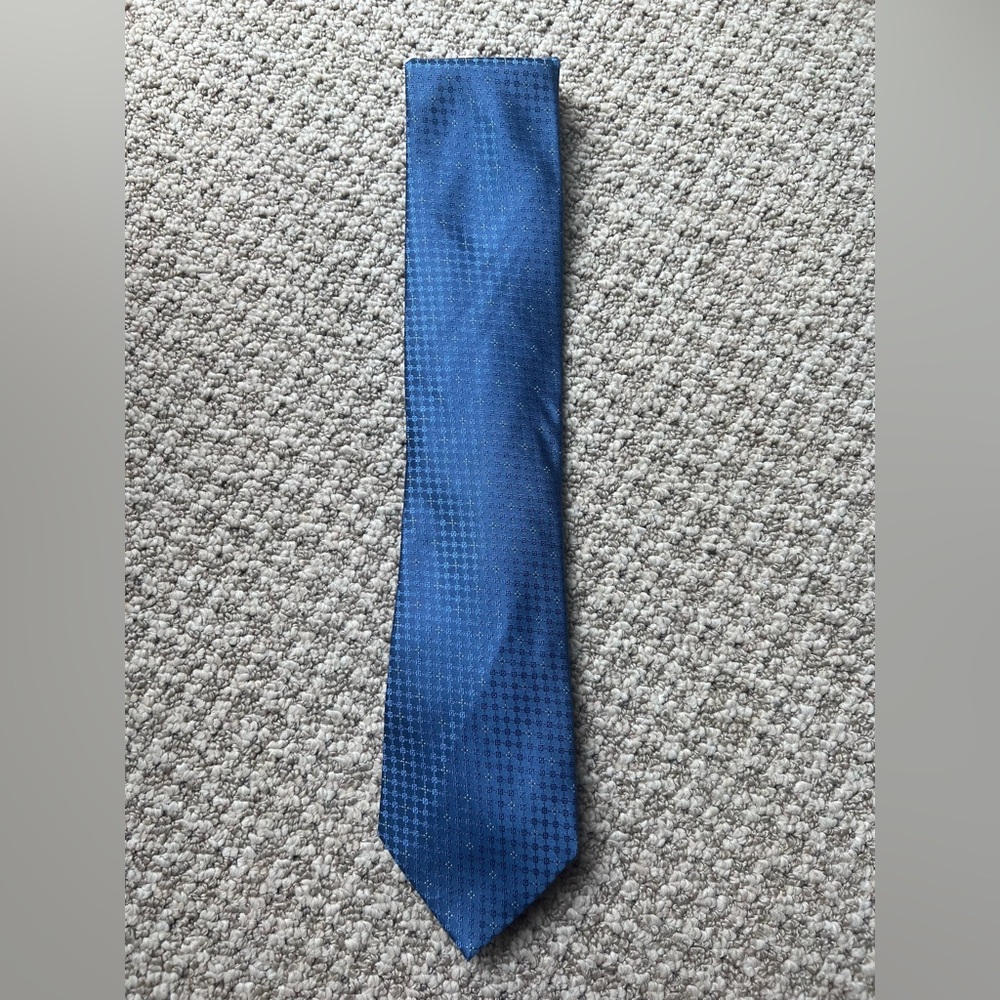 Calvin Klein Textured Blue Tie